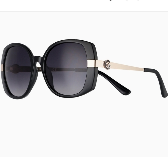 ?GBG women\'s oversize sunglasses